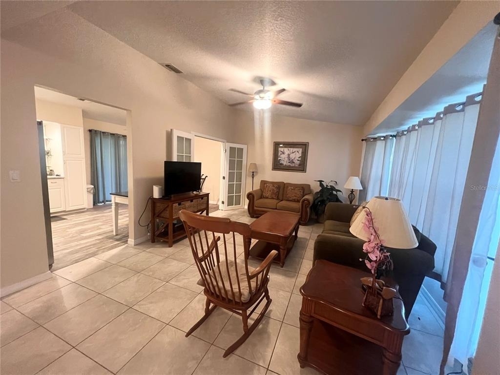 20362 Emerald Avenue - Photo 2