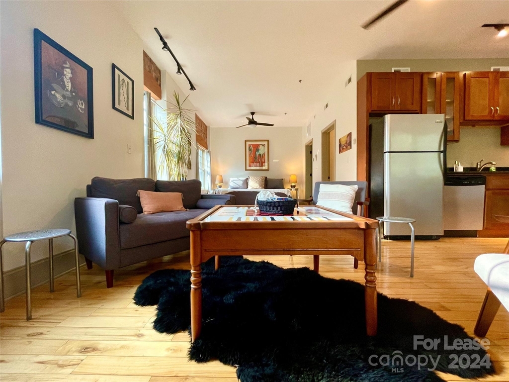 5 W Walnut Street - Photo 8