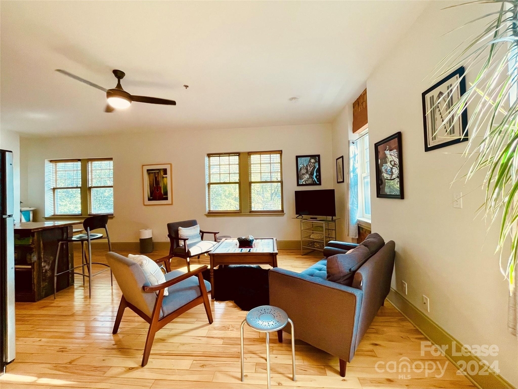 5 W Walnut Street - Photo 6