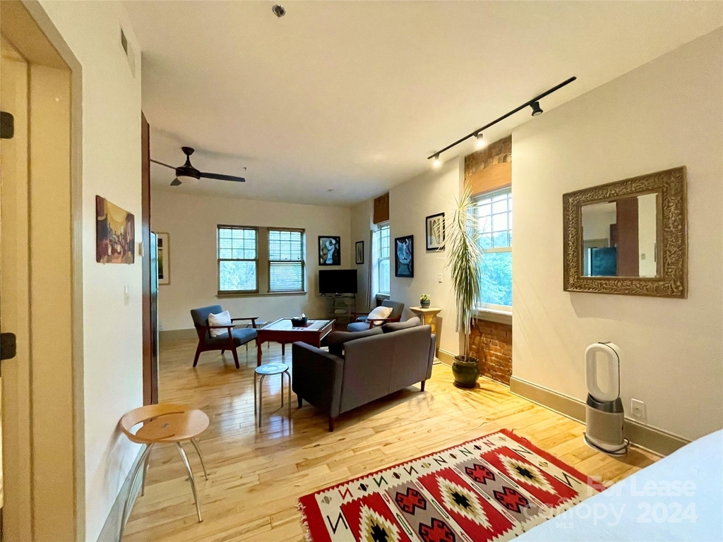 5 W Walnut Street - Photo 10