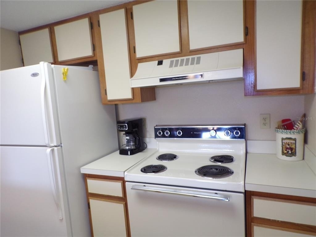4016 Oakview Drive - Photo 2
