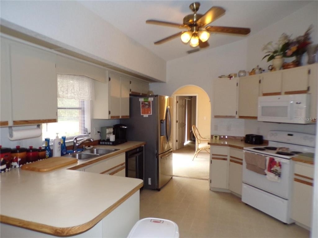 1011 Tropical Avenue Nw - Photo 2