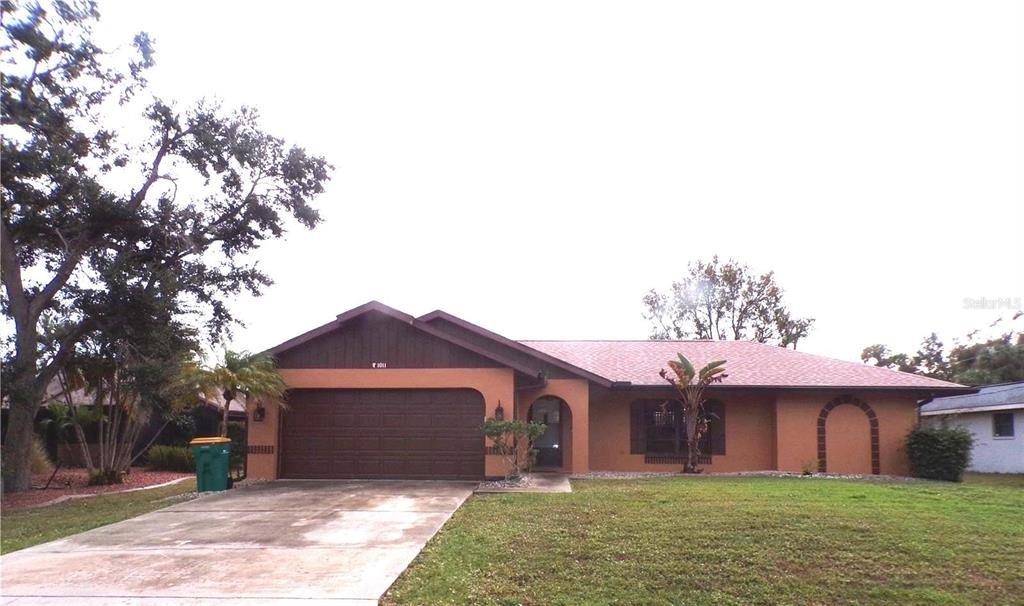 1011 Tropical Avenue Nw - Photo 0