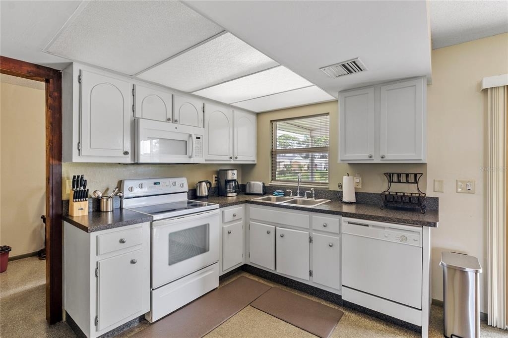 8034 Trionfo Avenue - Photo 8