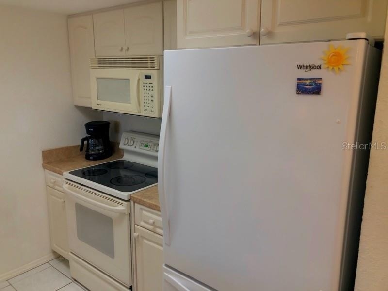 4024 Oakview Drive - Photo 3