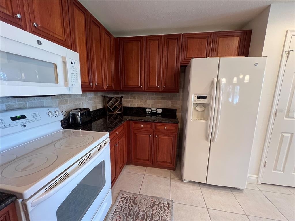240 W End Drive - Photo 10