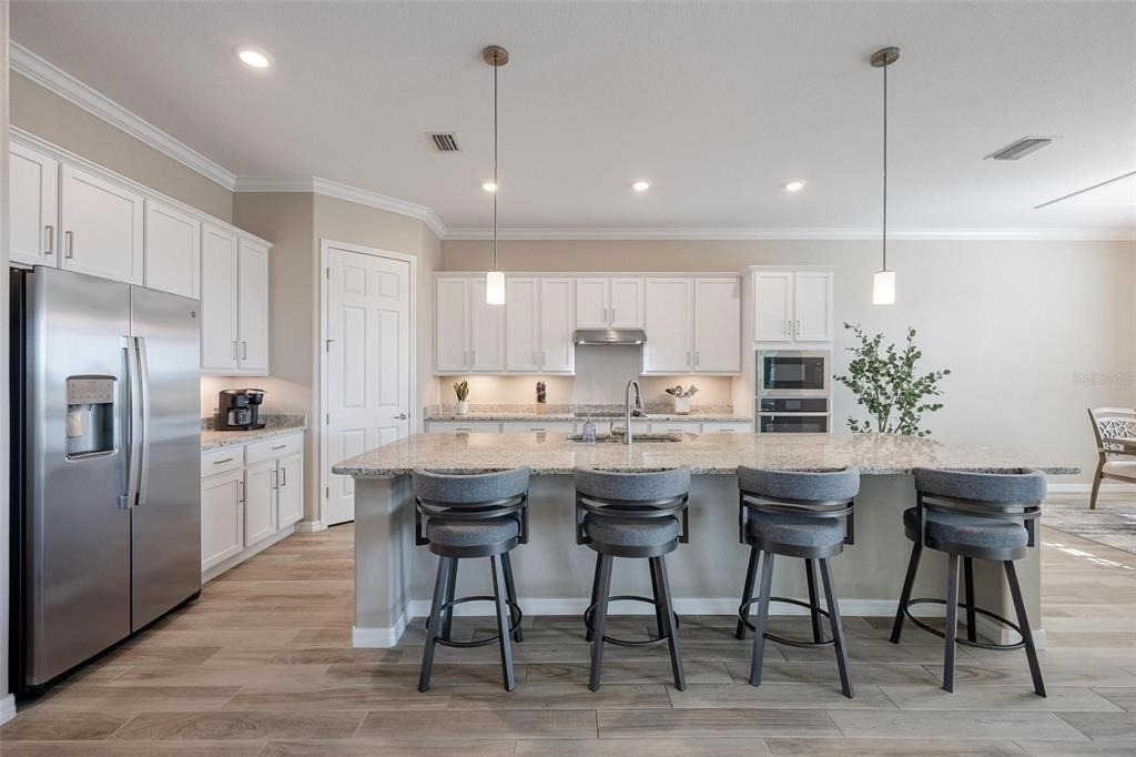 25199 Longmeadow Drive - Photo 6