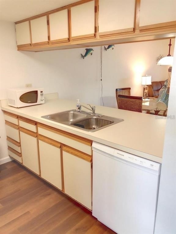 4056 Oakview Drive - Photo 2