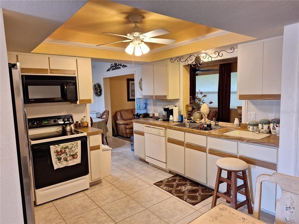 2223 Tinker Street - Photo 3