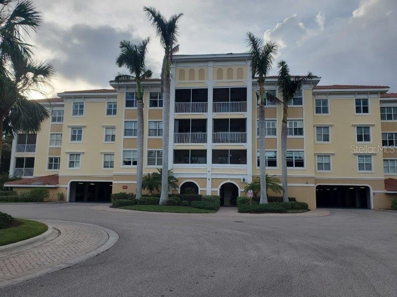 255 W End Drive - Photo 0