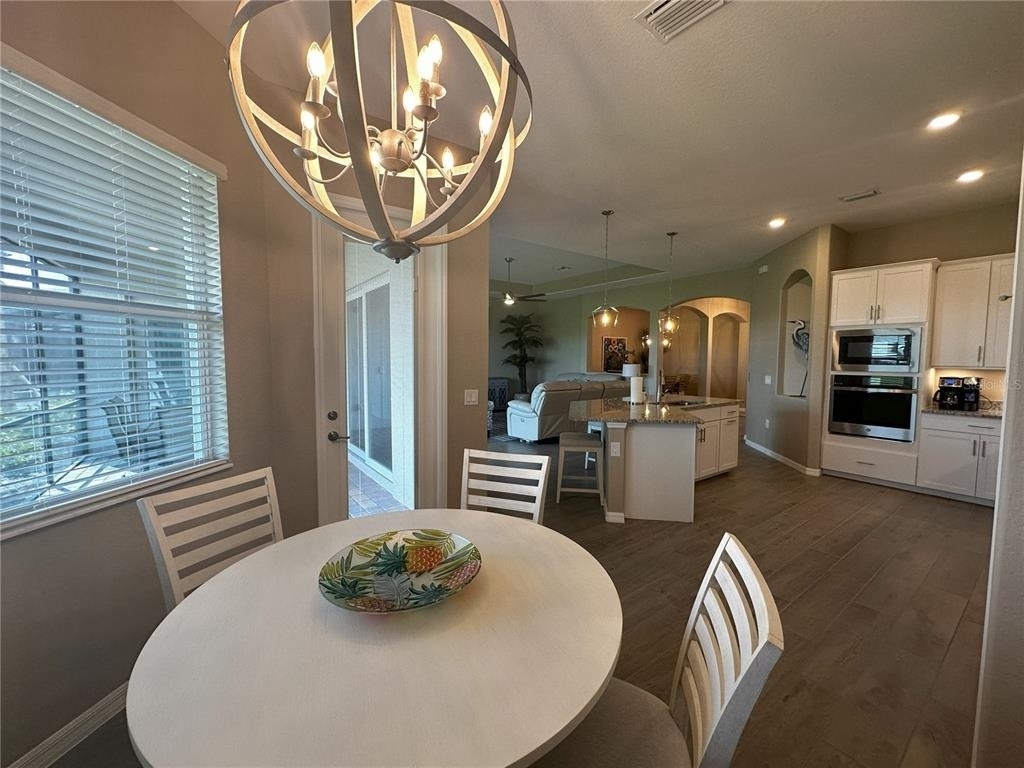 25115 Longmeadow Drive - Photo 11
