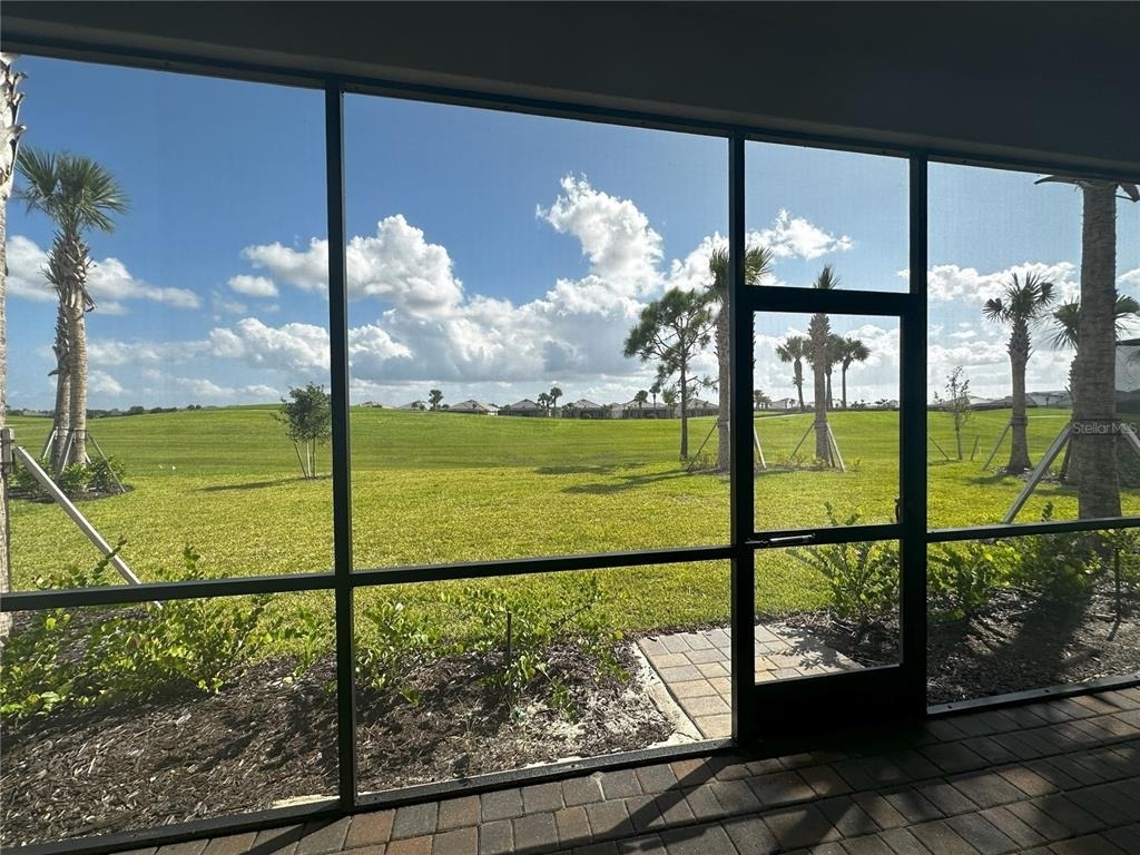 25115 Longmeadow Drive - Photo 32