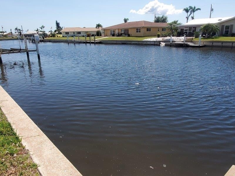 423 Matares Drive - Photo 2