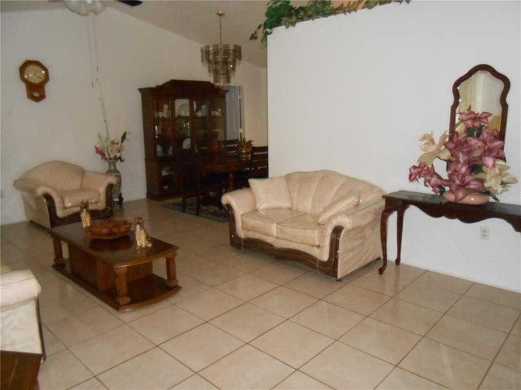 21239 Gaylord Avenue - Photo 2