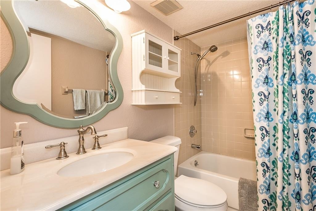 2601 W Marion Avenue - Photo 33
