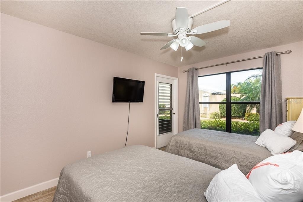 2601 W Marion Avenue - Photo 28