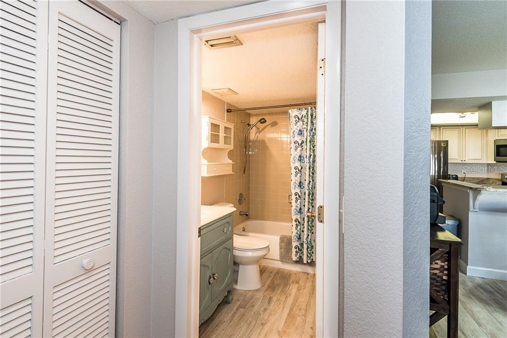 2601 W Marion Avenue - Photo 32