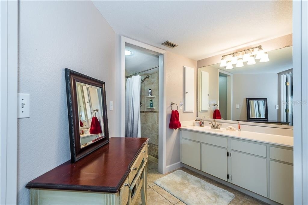2601 W Marion Avenue - Photo 20