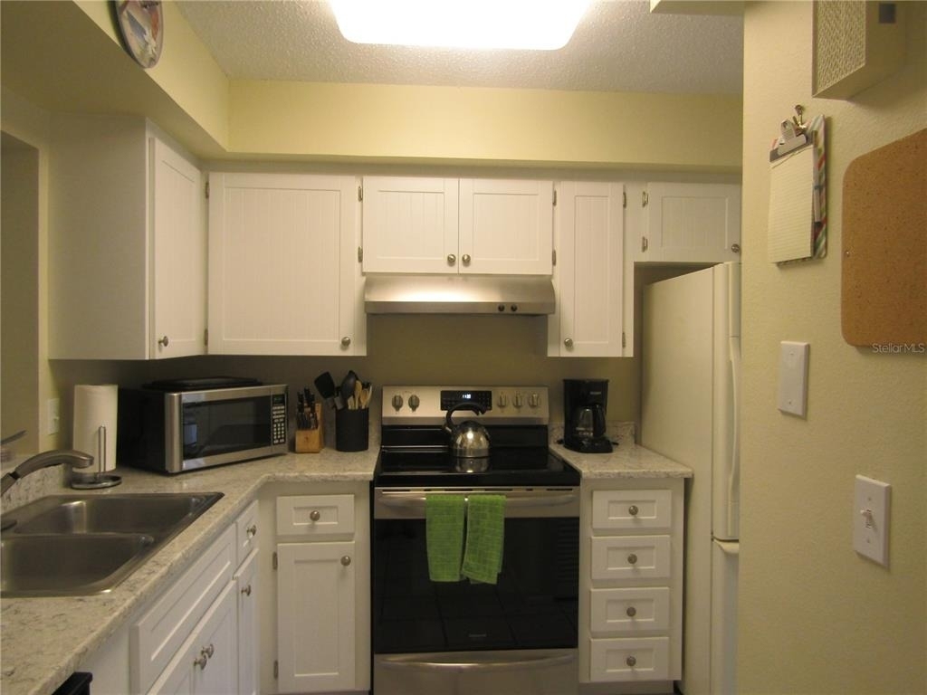 7008 W Country Club Drive N - Photo 1