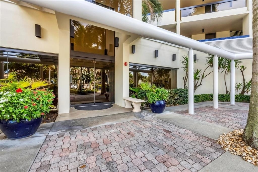 1930 Harbourside Drive - Photo 2