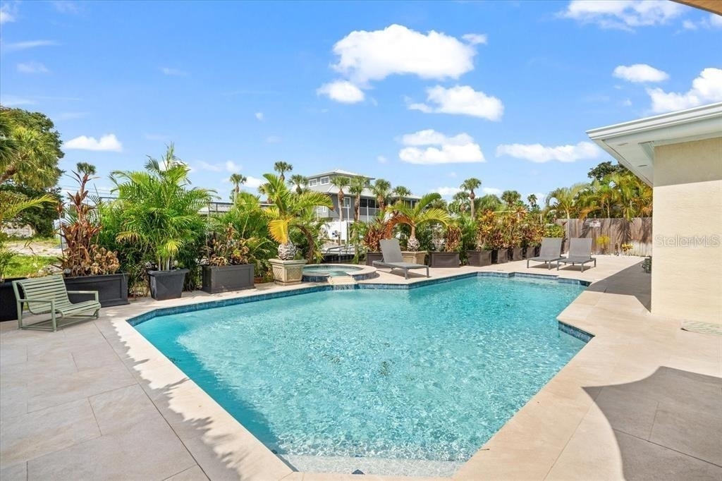 327 Avenida Milano - Photo 52