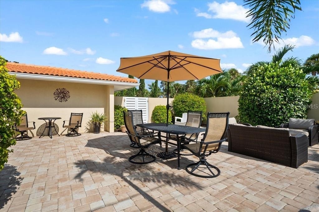 327 Avenida Milano - Photo 48