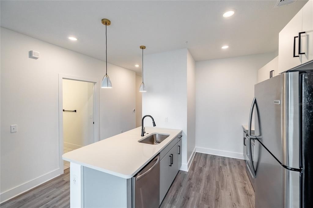 1420 Lakefront Drive - Photo 4