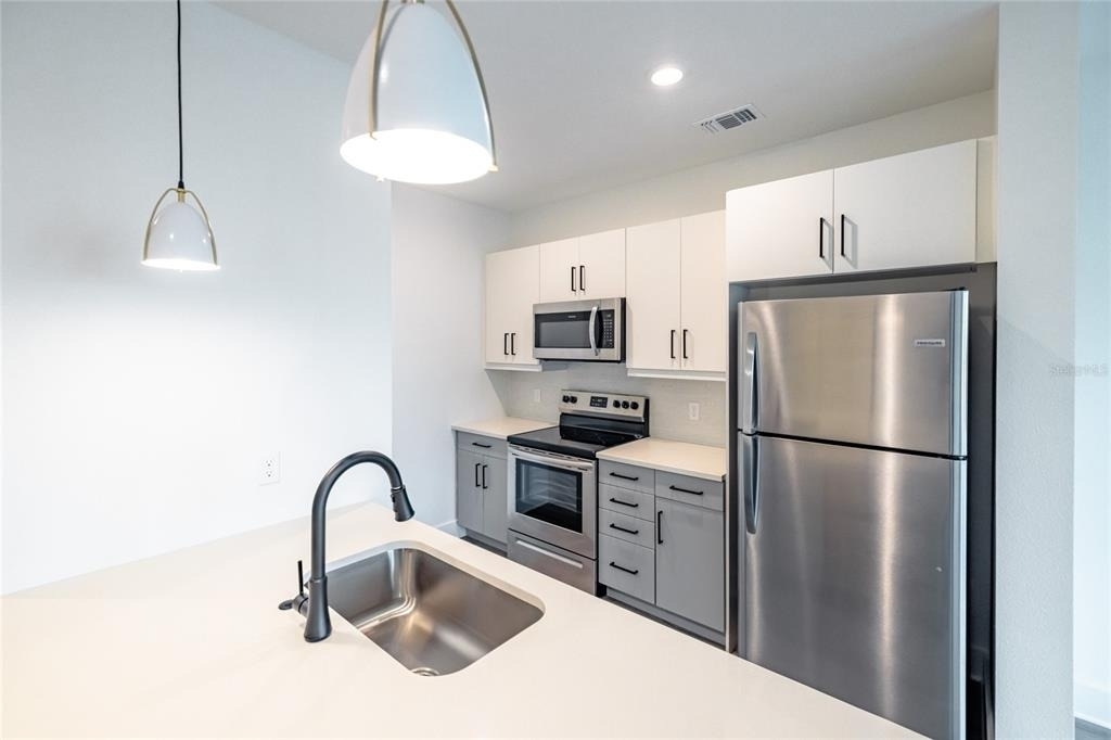 1420 Lakefront Drive - Photo 3