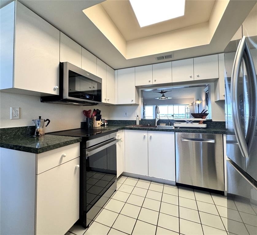 1155 Edgewater Circle - Photo 5