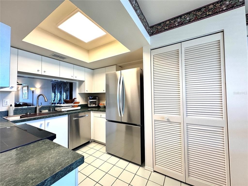 1155 Edgewater Circle - Photo 4