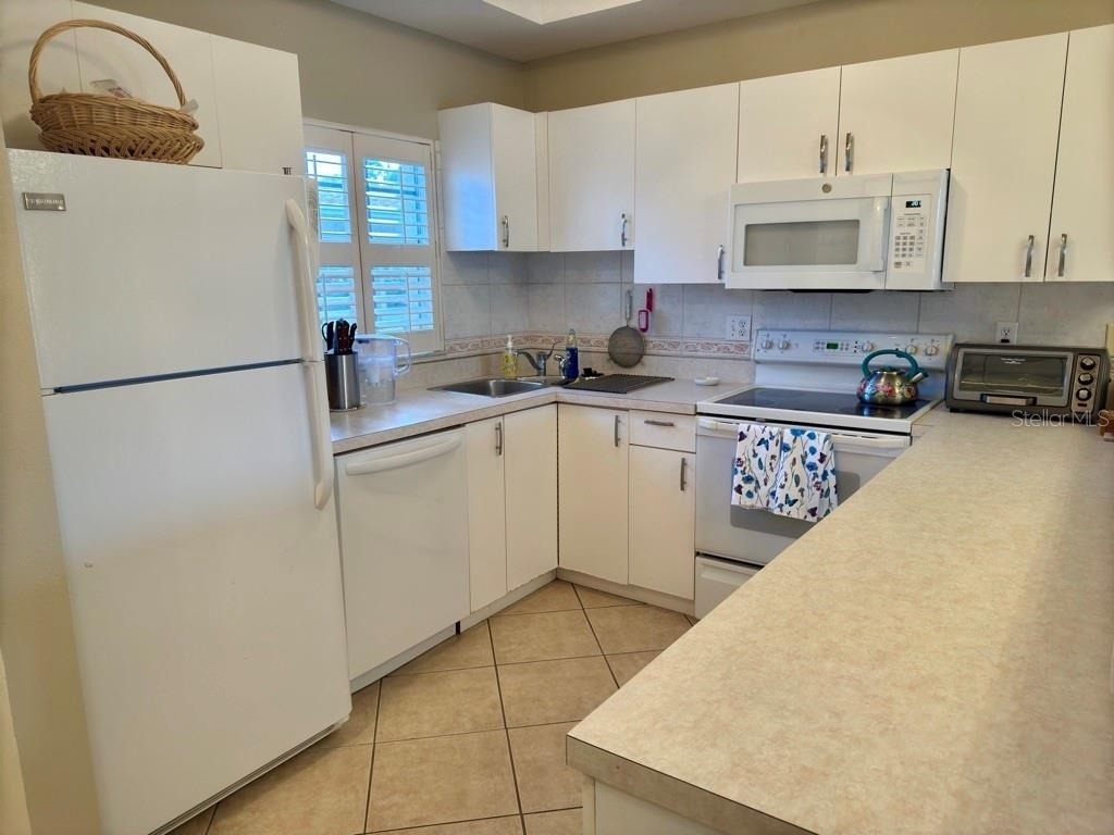 8370 Wingate Drive - Photo 2