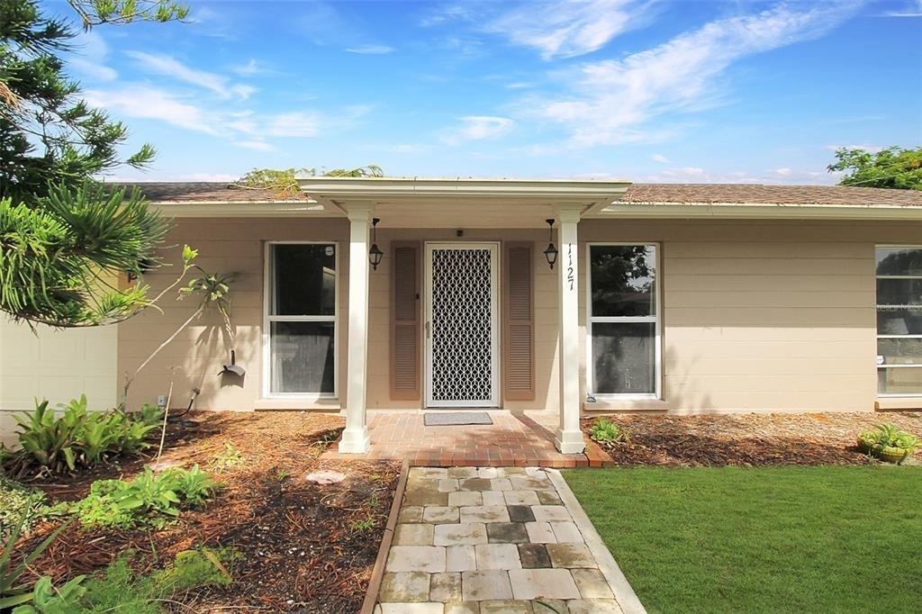 1127 De Leo Drive - Photo 2