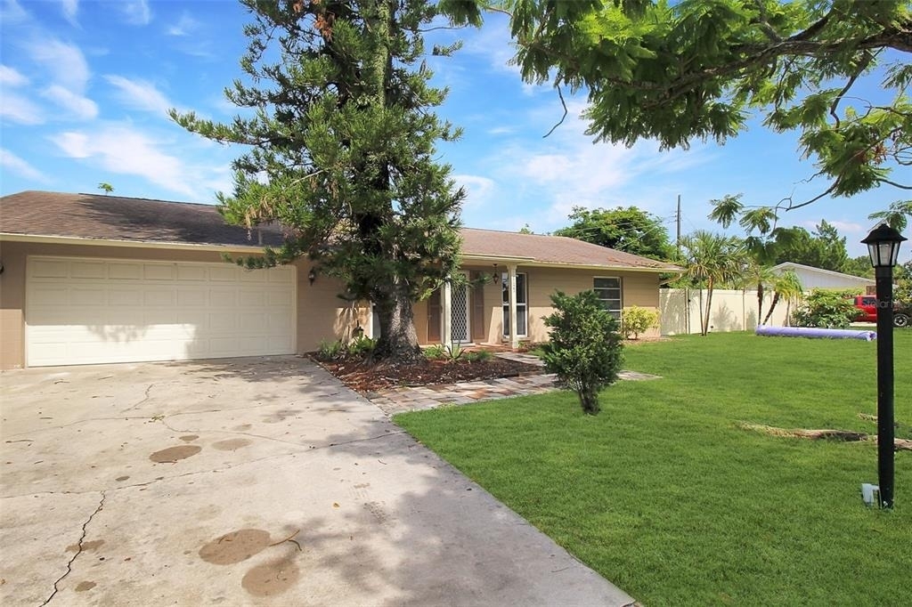 1127 De Leo Drive - Photo 1