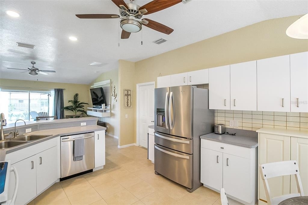 1465 Shields Street - Photo 4