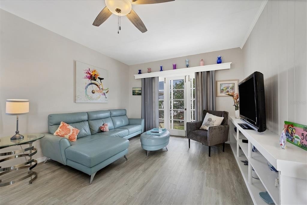 1901 Hyde Park Street - Photo 11
