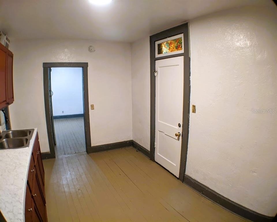 401 Colonia Lane E - Photo 8