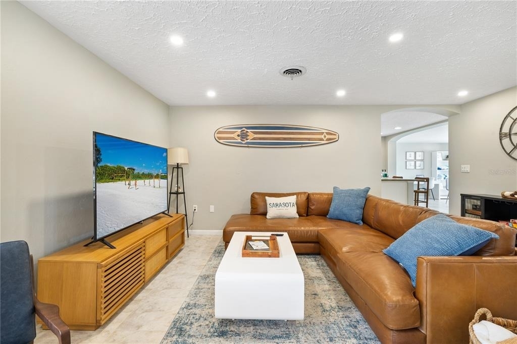 2365 Bay Street - Photo 4
