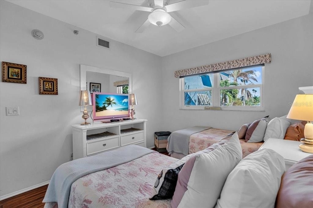 5621 Gulf Of Mexico Drive - Photo 6