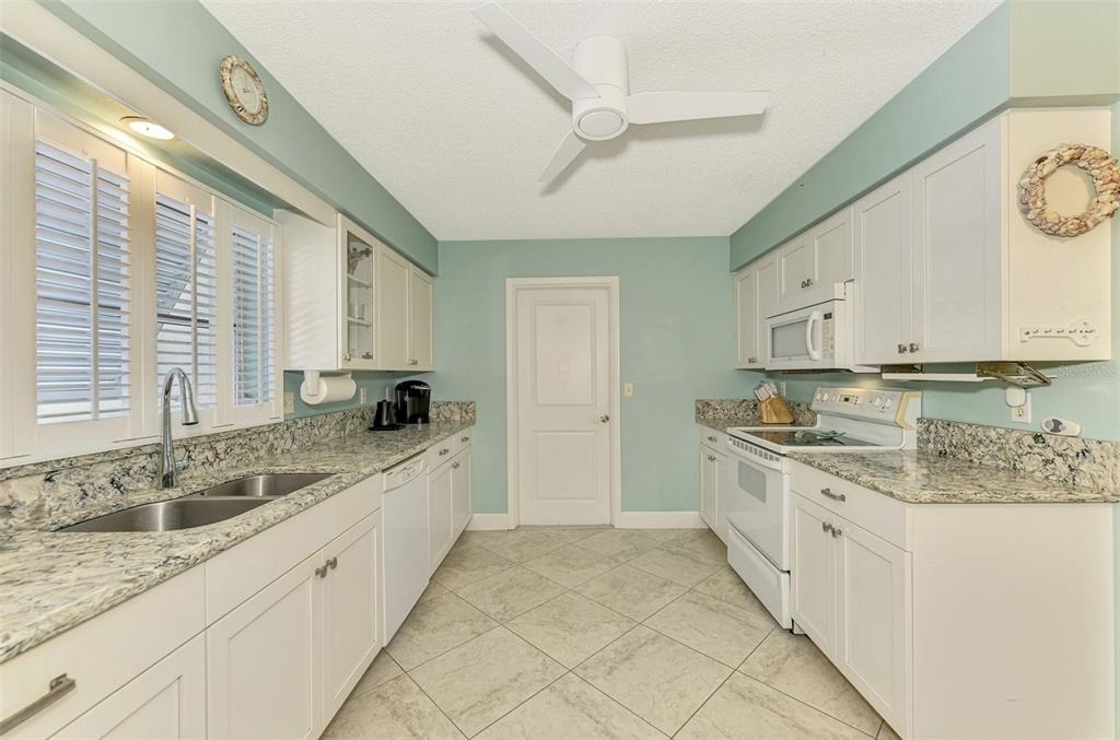 2643 Lear Road - Photo 6