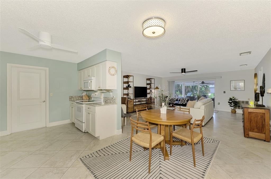 2643 Lear Road - Photo 2