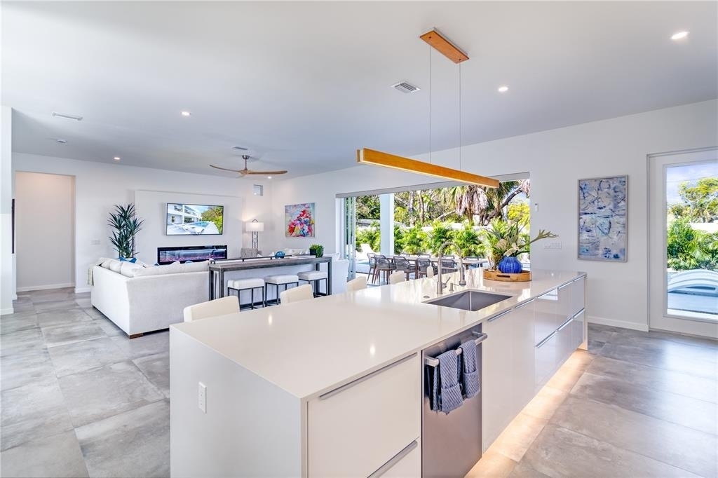 2585 Clematis Street - Photo 3