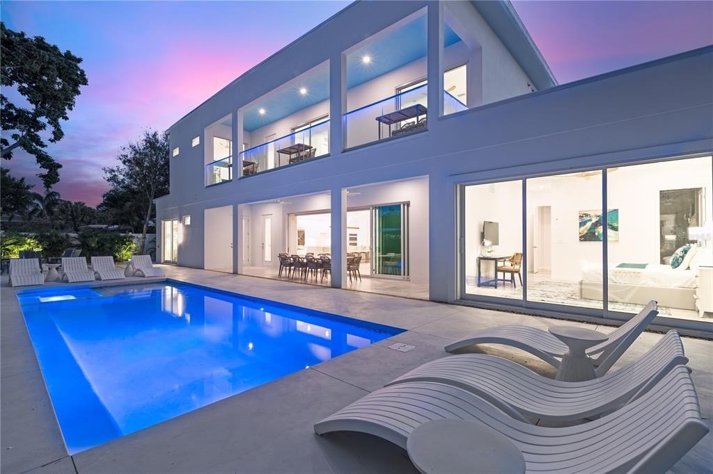 2585 Clematis Street - Photo 2