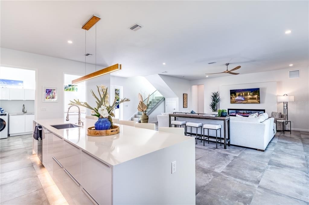 2585 Clematis Street - Photo 7
