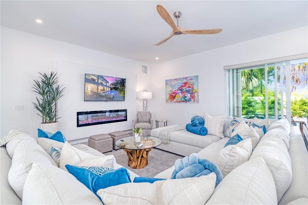 2585 Clematis Street - Photo 10