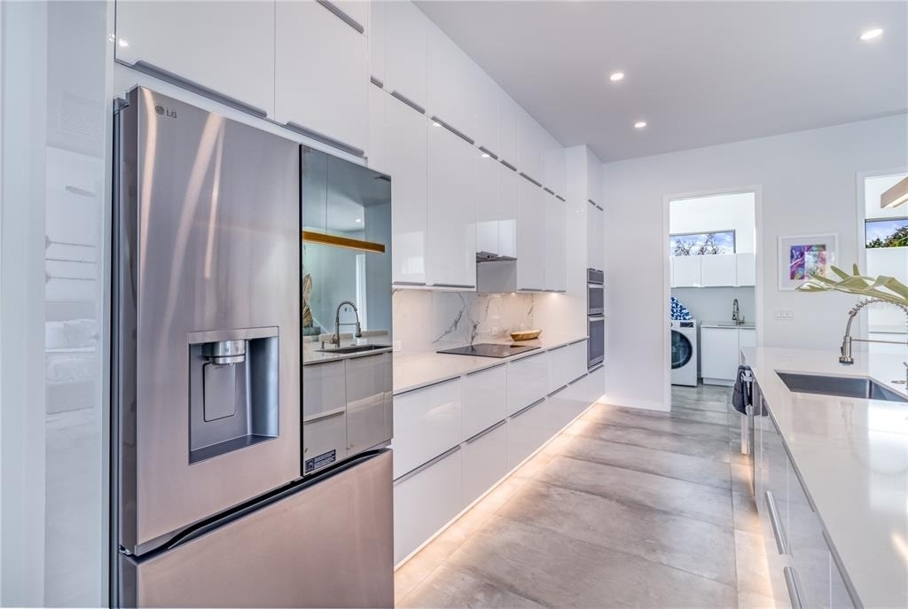 2585 Clematis Street - Photo 4