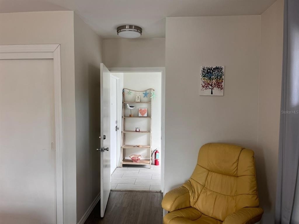 1901 Hyde Park St - Photo 8