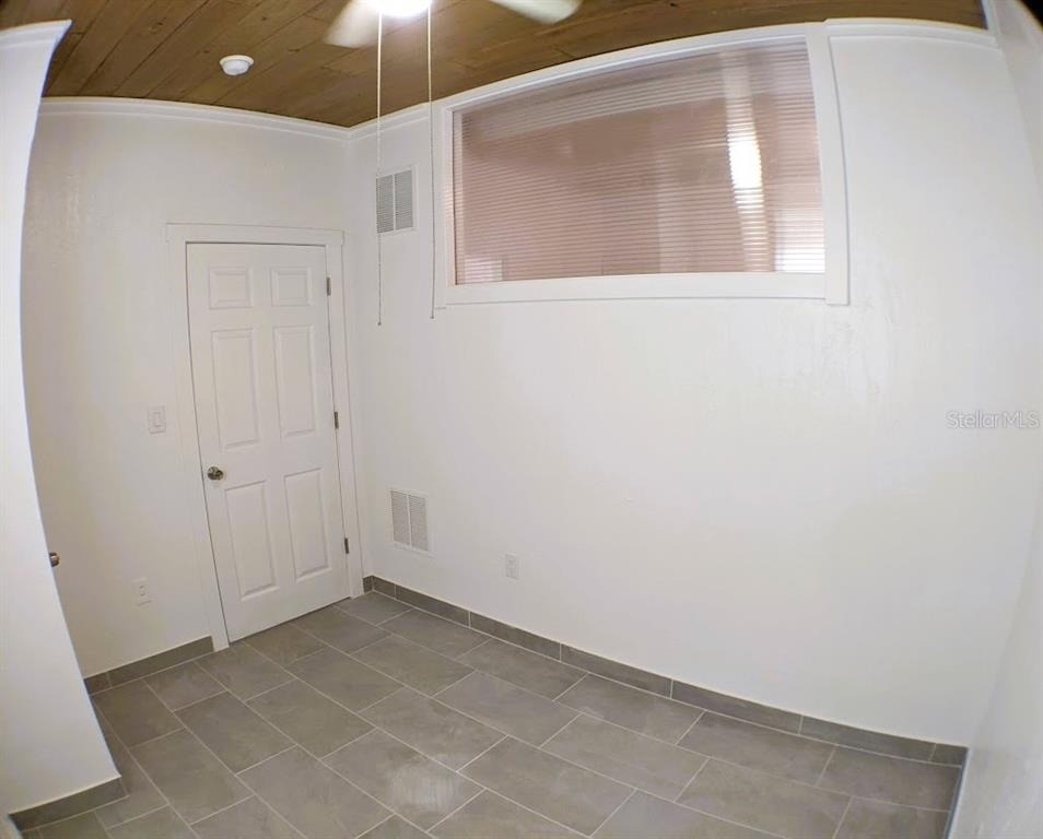 401 Colonia Lane E - Photo 5
