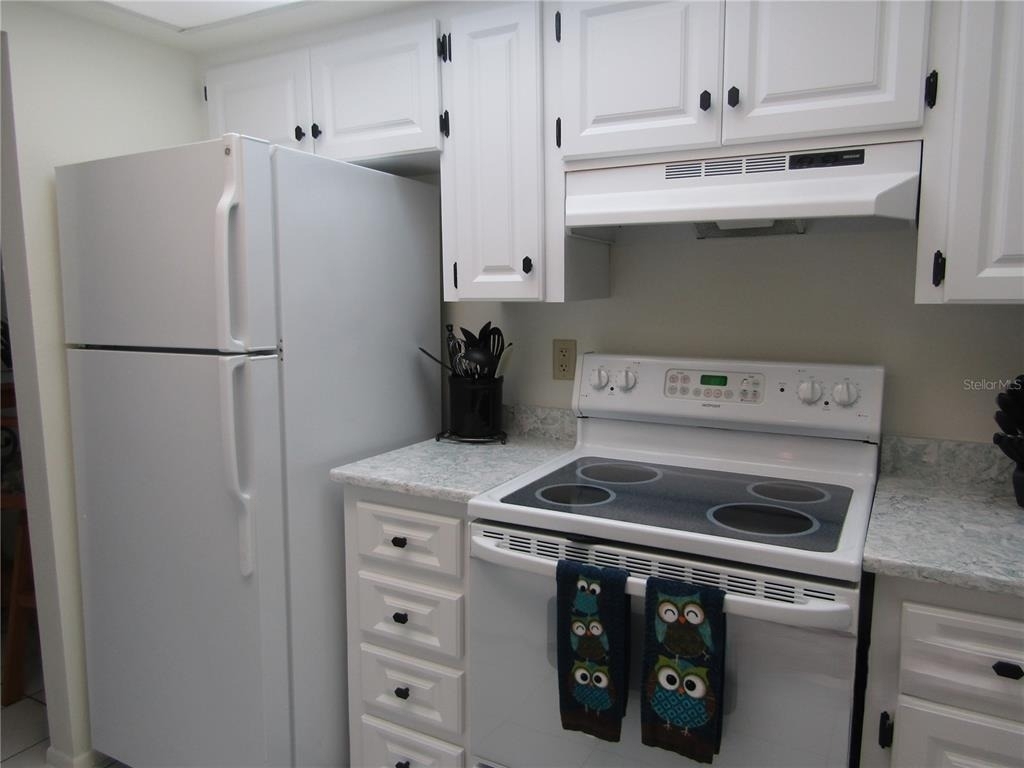7050 W Country Club Drive N - Photo 10