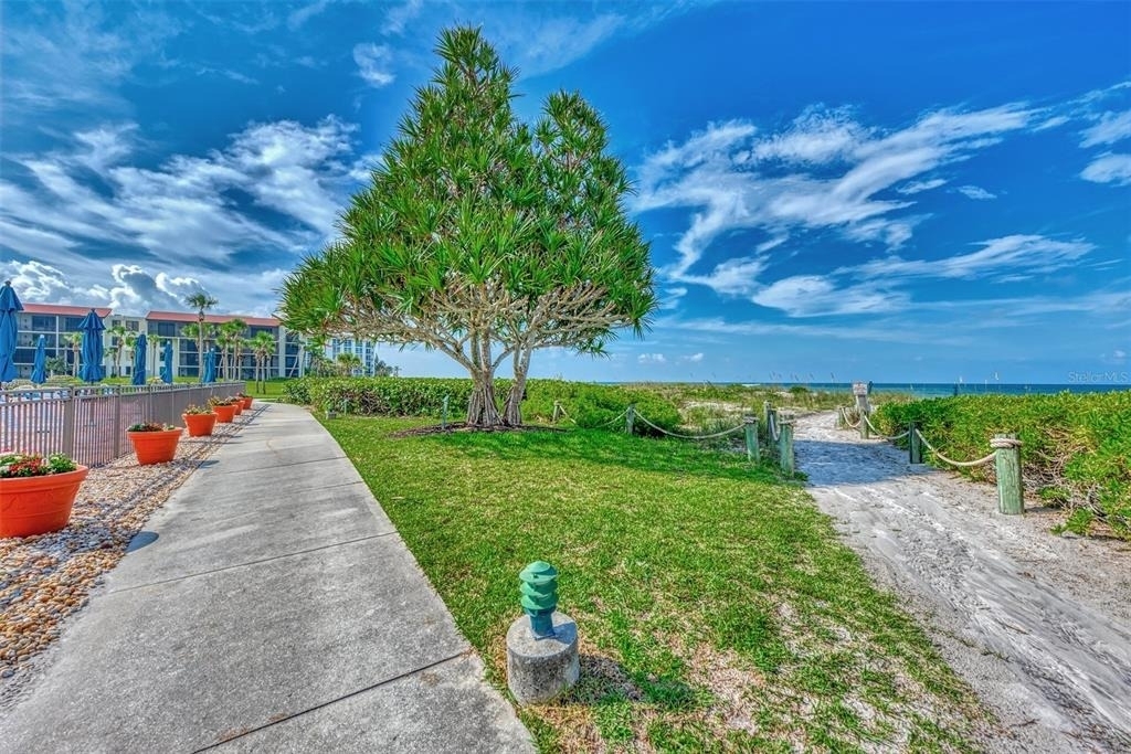 1945 Gulf Of Mexico Drive - Photo 53