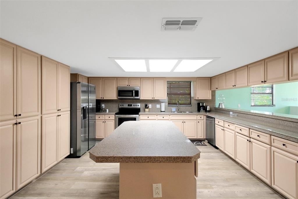 4003 Bayside Court - Photo 17